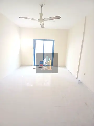 NEAR CARNISH SPACIOUS APPARTMENT GOOD LOOKING AREA