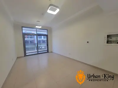شقة مشرقة بغرفة نوم واحدة | آرت جاردنز بلوك أ | إطلالة على المسبح والفناء
