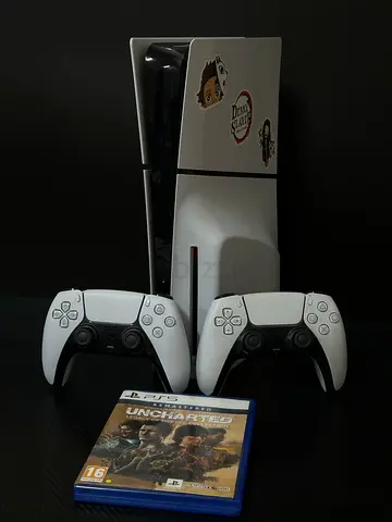 PS5 SLIM DISC EDITION 1TB 2 CONTROLLER AND 1 GAME