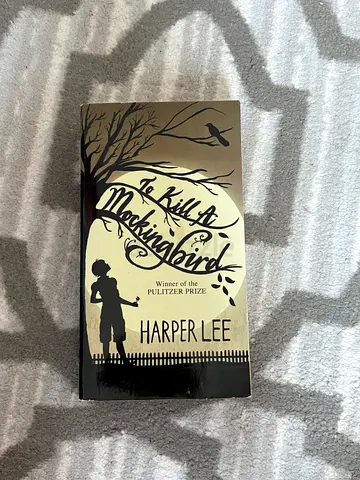 To Kill a Mockingbird by Harper Lee - Paperback (Great Condition)