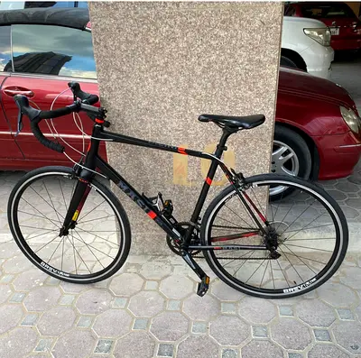 Used road bike - lightweight hybrid road/commuter, 700c wheels