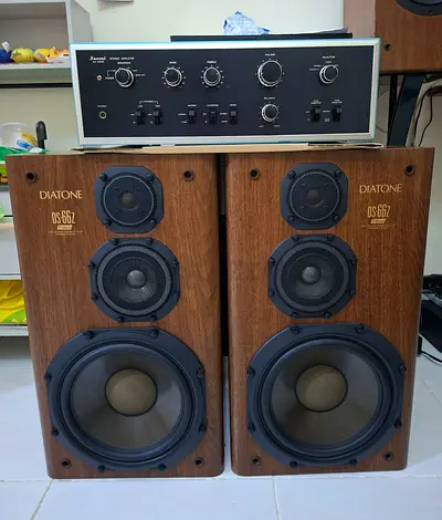 Sansui Au-6500 vintage stereo integrated amplifier.