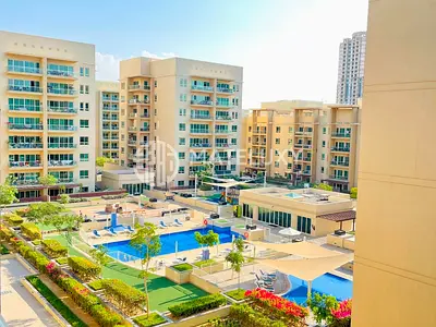 FURNISHED 1 BEDROOM | POOL VIEW | BRIGHT