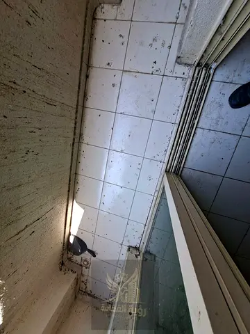 للايجار في الشارقة القاسمية الند غرفة وصالة حمام تكييف مركزي بلكونة خزانة حائط شهر مجاني السعر 28000 درهم سنويا التأمين 2000 درهم مؤجل 6 شهور الدفع 4