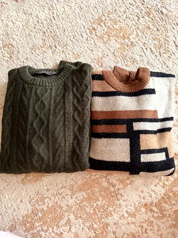 Knit Sweaters ( 2Pc) used Once- Medium
