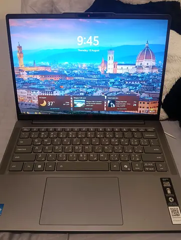 Slim 14-inch Laptop in Good Condition - Lightweight Windows Laptop