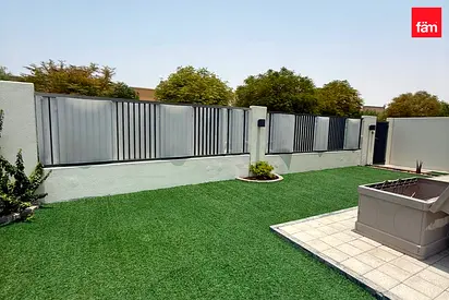 Single Row , Well Maintained , Vastu
