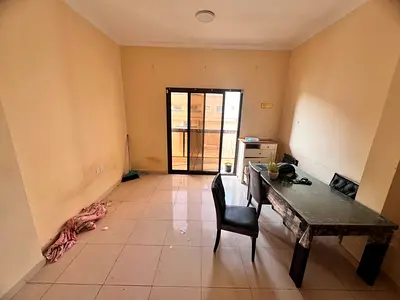 غرفه وصالة 1حمام مع بلكونه تكييف مركزي صيانه فري الروضه 3 عجمان