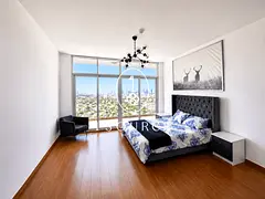 High Floor | Large Studio | Available Now