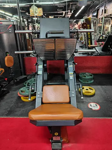 🚨 URGENT SALE – MUST GO THIS WEEK! 🚨 Selling heavy-duty commercial gym equipment