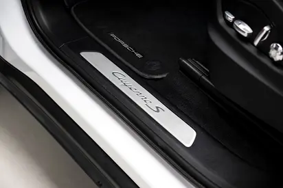 2020 Porsche CAYENNE — миниатюра 17