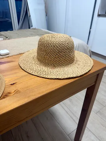 Straw Sun Hat - perfect condition - large size
