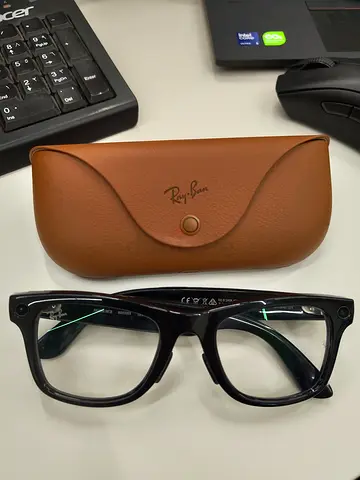 Meta Ray-Ban Gen2 Wayfarer Transition - Graphite Green S53 Shinny Black Frame