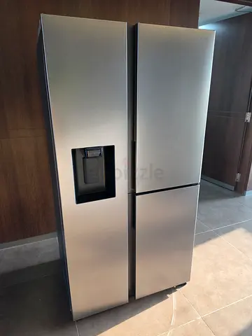 Samsung Door-in-Door Side-by-Side Refrigerator With Water Dispenser and ice maker Flawless Condition