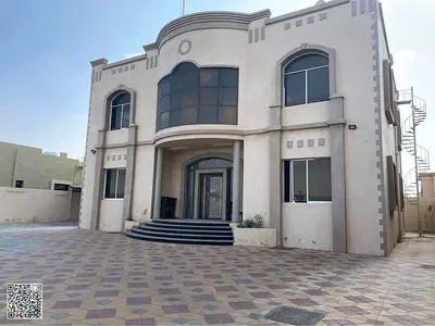 فيلا سوبر لوكس طابقين للإيجار في عجمان-غرفة خادمة ماستر- خزائن بكل غرفة