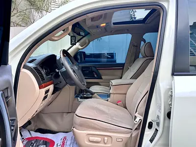 صورة 5 لـ 2015 Toyota LAND CRUISER