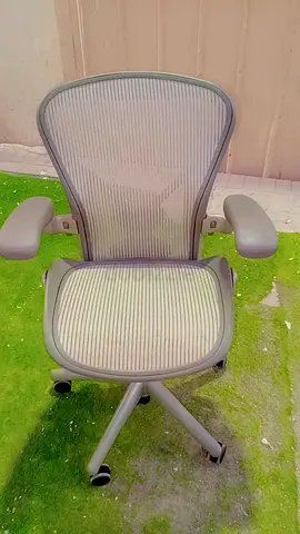 Herman miller Aeron classic size B fully loaded