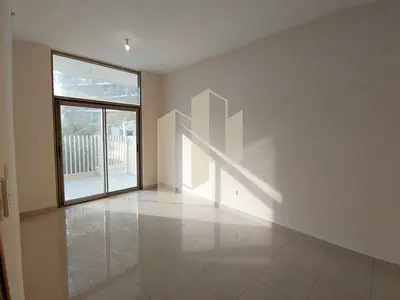 Vacant | Pristine Condition | Prime Location