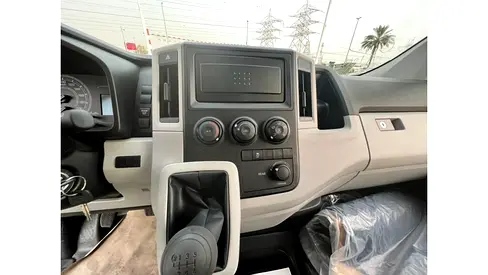صورة 8 لـ 2026 Toyota HIACE