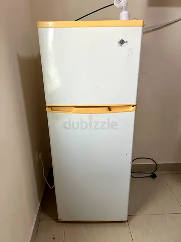 double door fridge up for sell - good condition chilled cooling