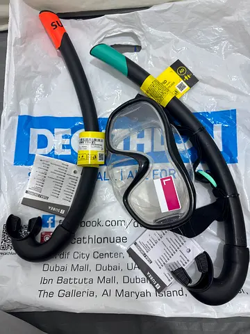 Snorkel mask and snorkel set - like new