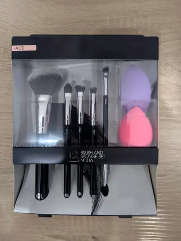 Superdrug B. 7pc Brush & Sponge Set