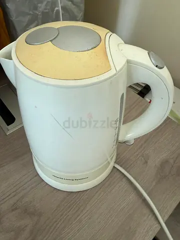 Used electric kettle - 1.7L, white (working, cosmetic wear)