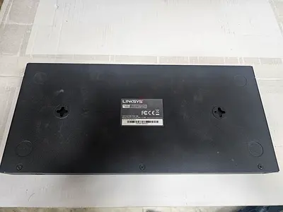 Linksys SE1500 8-Port Gigabit Ethernet Switch - Used
