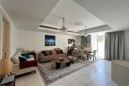 LAKE VIEW | UPGRADED | VACANT FROM JULY