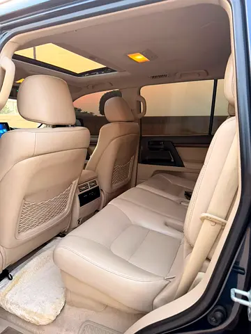 2019 Toyota LAND CRUISER thumbnail 12