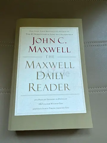 NEW The Daily Reader by John C. Maxwell - Paperback/Flawless Condition