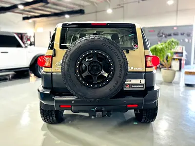 2022 Toyota FJ CRUISER photo 6