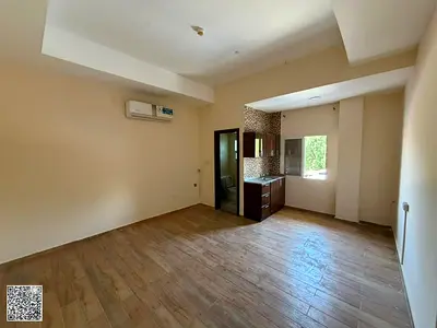 استديو مساحه واسعه للايجار السنوي بالمويهات 1