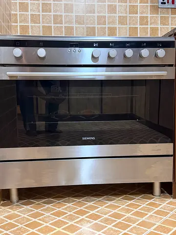 Siemens 90x60cm Electric stove with electric oven in good working condition