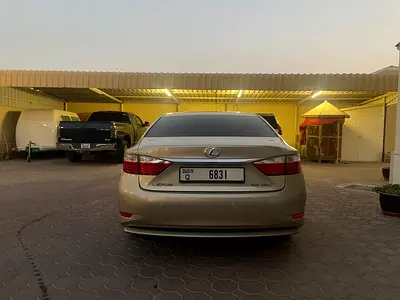 صورة 2 لـ 2014 Lexus ES-SERIES