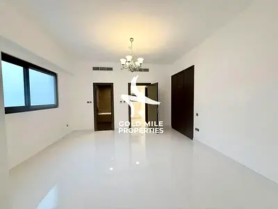 Near to Metro - Spacious Layout - 6 Cheques - Family Building