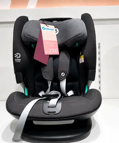Maxicosi Titan pro i size car seat with base