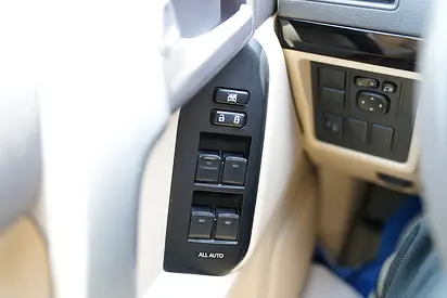 2023 Toyota PRADO — фото 7