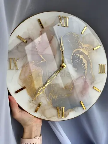 Modern Resin Marble Wall Clock with Gold Roman Numerals