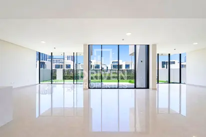 Landscaped | Full Lagoon View | Modern Style