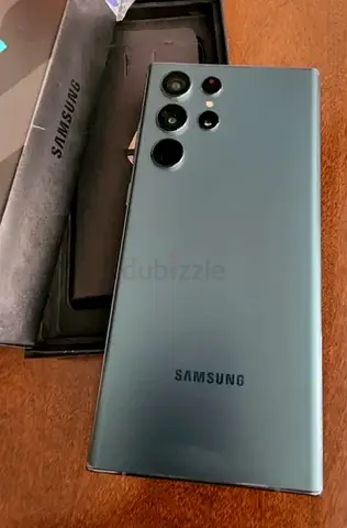 Samsung Galaxy S22 Ultra - Good Condition with Box