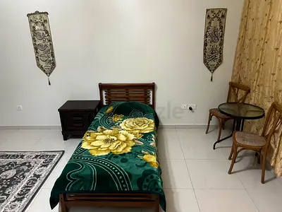 Large master Room for Rent for a Lady - Living with a Family
