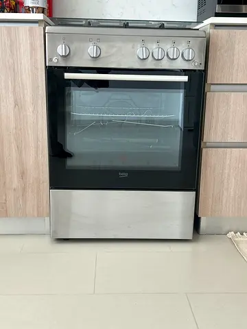 Brand new never used only assembled beko gas cooker