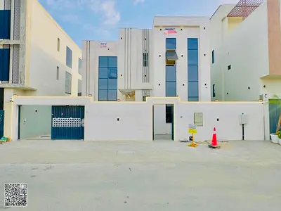 Six-bedroom villa for annual rent, excellent space, high-end finishing