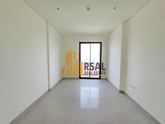 Modren 1 BR Appartment with balcony In Alfalah Area