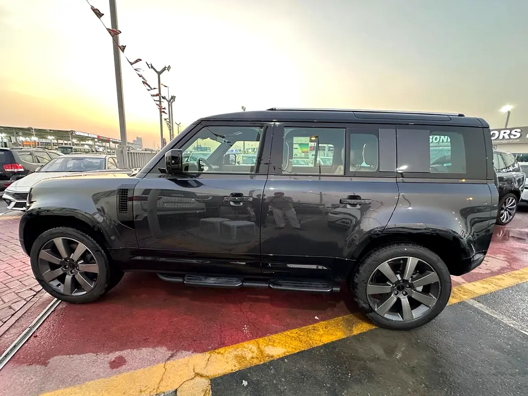 Land Rover Defender 2026