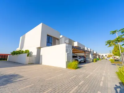 Hot Deal | Single Row Corner | Semi Furnished