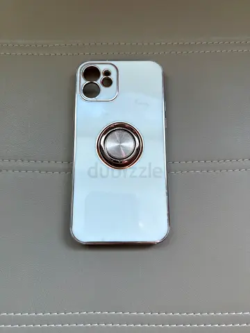 White iPhone 11 case with ring holder - good condition