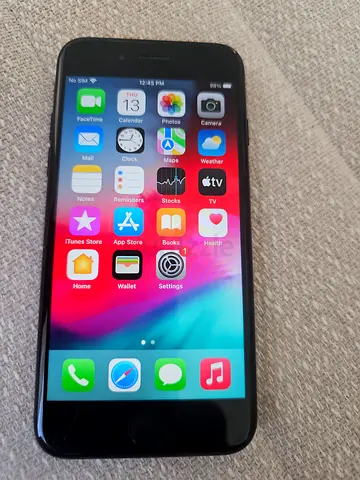 iPhone 7 in good working condition - unlocked (Black)
