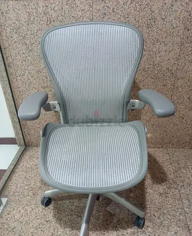 Herman miller Aeron size B fully loaded